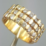 750 gold ring with diamonds