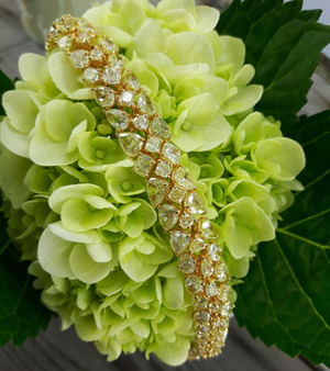 A fancy yellow diamond bracelet