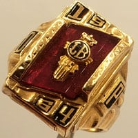 1964 made gemstone memory class ring in 10k gold