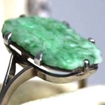 Art Deco gold ring with jade