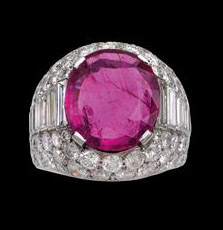 Important Bvlgari Trombino platinum ring with an untreated Burma ruby