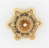 14k gold Historicism brooch