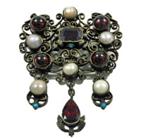 Historism jewelry with pearls and gemstones garnets