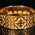 18 karat gold wedding band for men in antique design