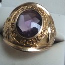 18 karat gold class ring with amethyst