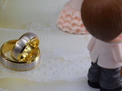 2 gold wedding rings left due to divorce