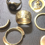 unwanted gold: rings, pendant, watch case, scrap gold