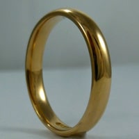 yellow gold wedding ring made of 14K gold
