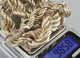 .925 silver to be weighed on a digital scale